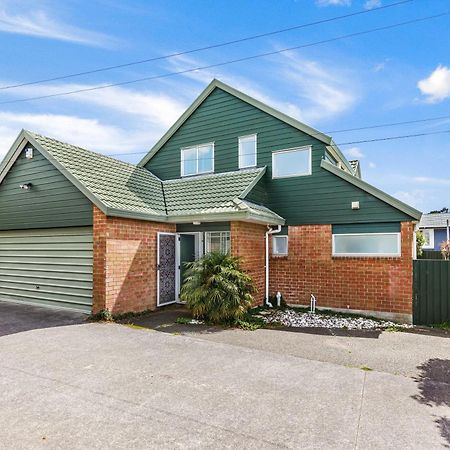 Private And Sunny 3-Bedroom Home With Parking Auckland Exterior photo