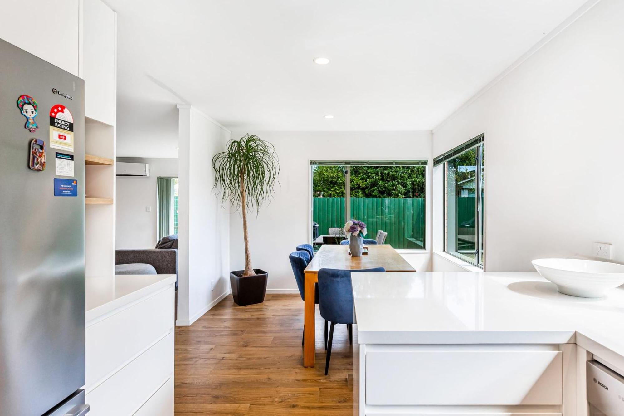 Private And Sunny 3-Bedroom Home With Parking Auckland Exterior photo
