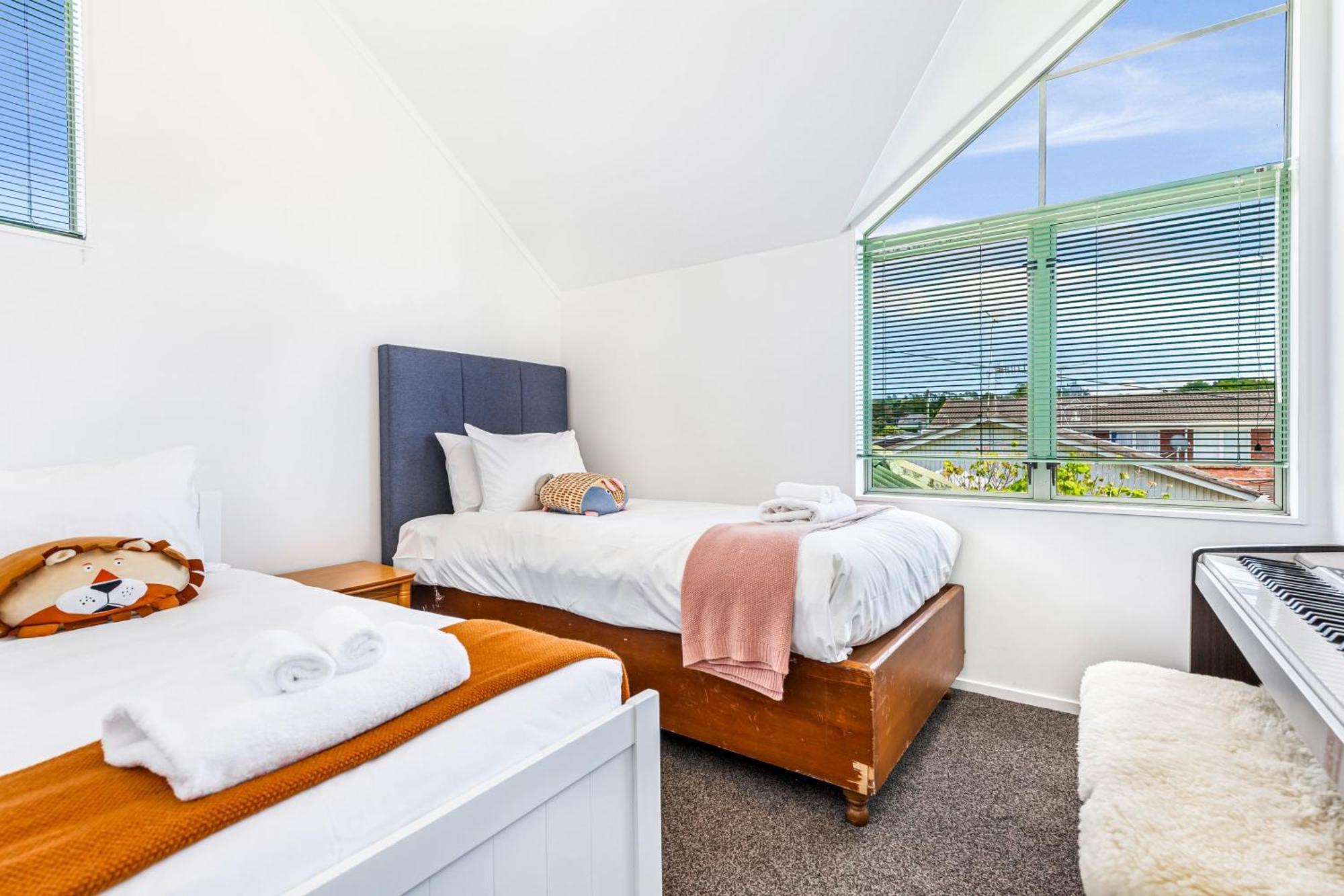 Private And Sunny 3-Bedroom Home With Parking Auckland Exterior photo