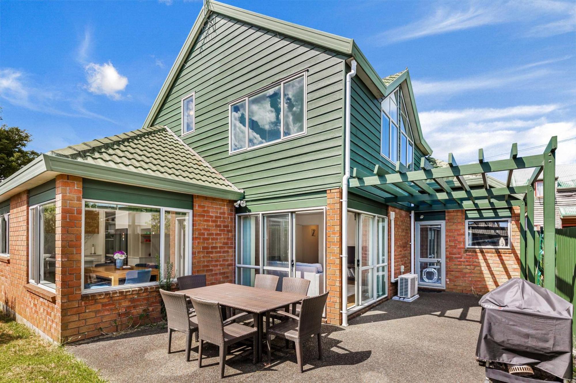 Private And Sunny 3-Bedroom Home With Parking Auckland Exterior photo
