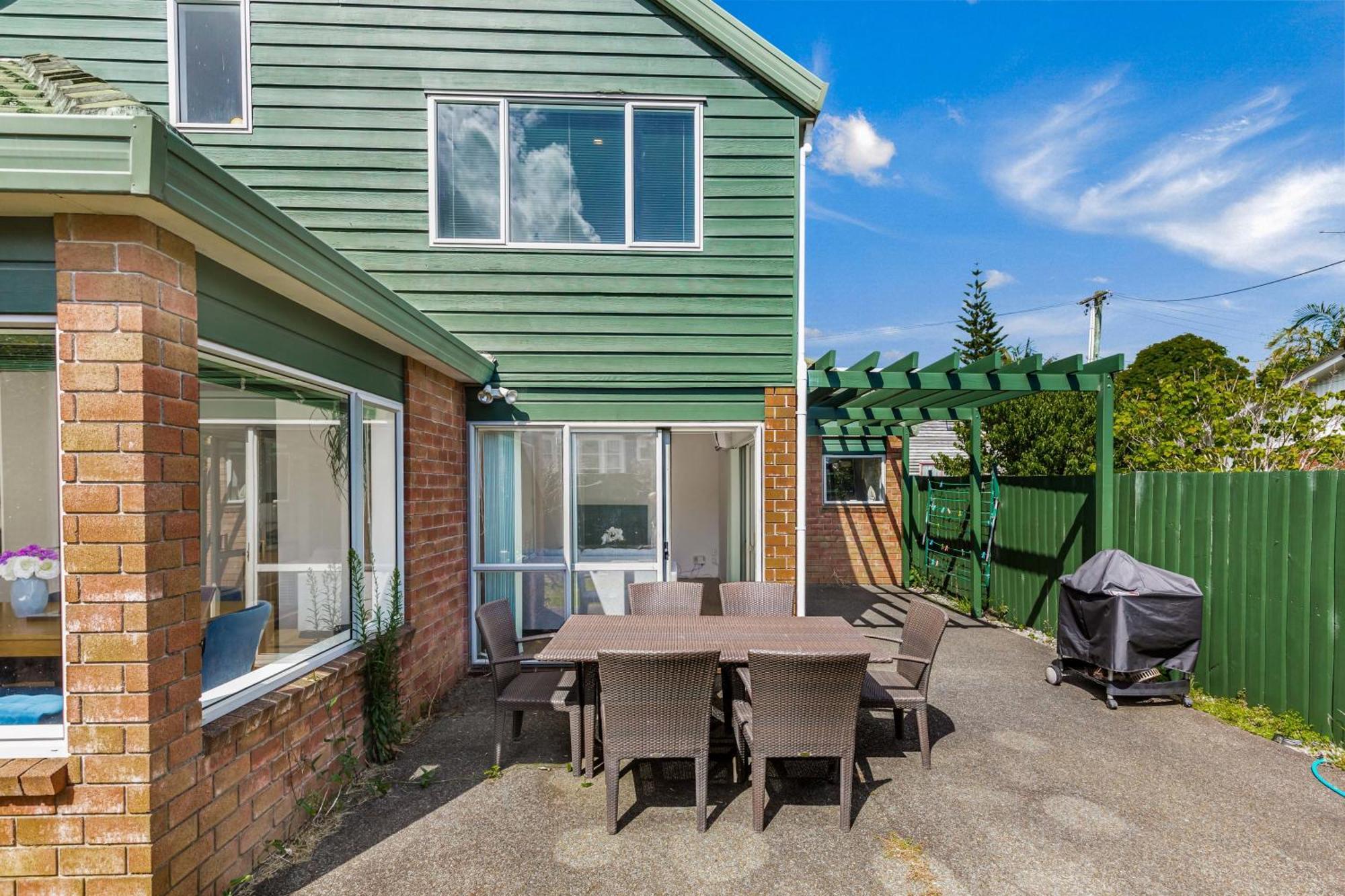 Private And Sunny 3-Bedroom Home With Parking Auckland Exterior photo